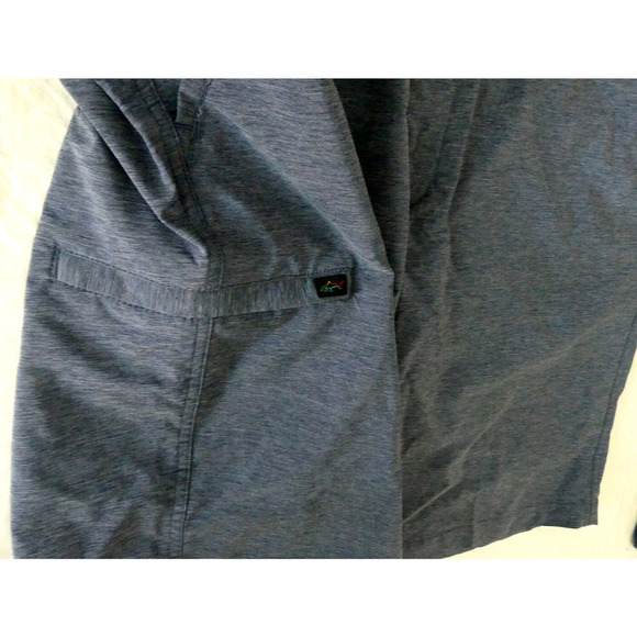 Greg Norman Golf Shorts Men's Sz 38 Blue/Gray Tech Cargo Leg Pocket Performance - Picture 2 of 11
